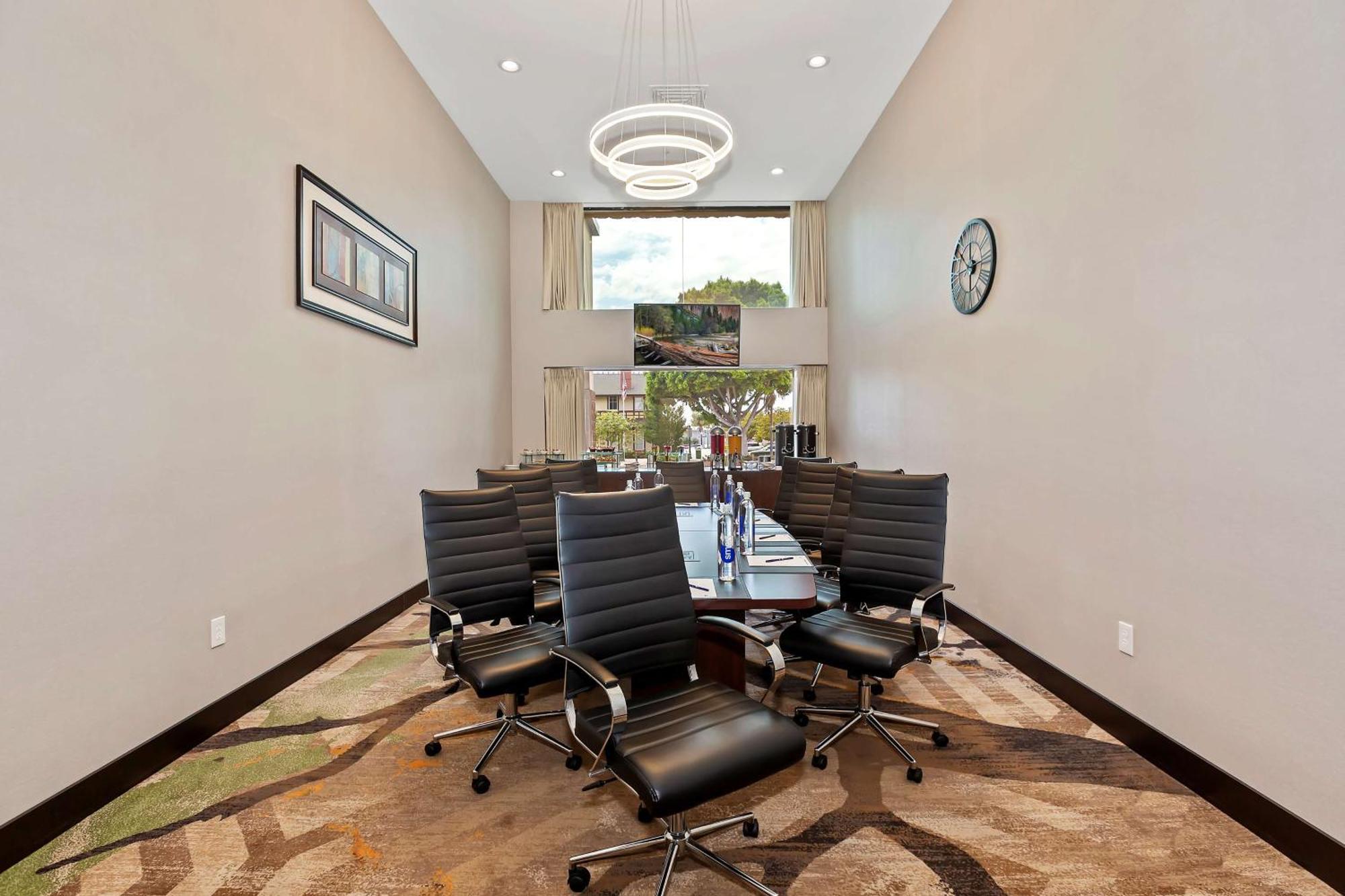 Doubletree By Hilton Whittier Hotel Luaran gambar
