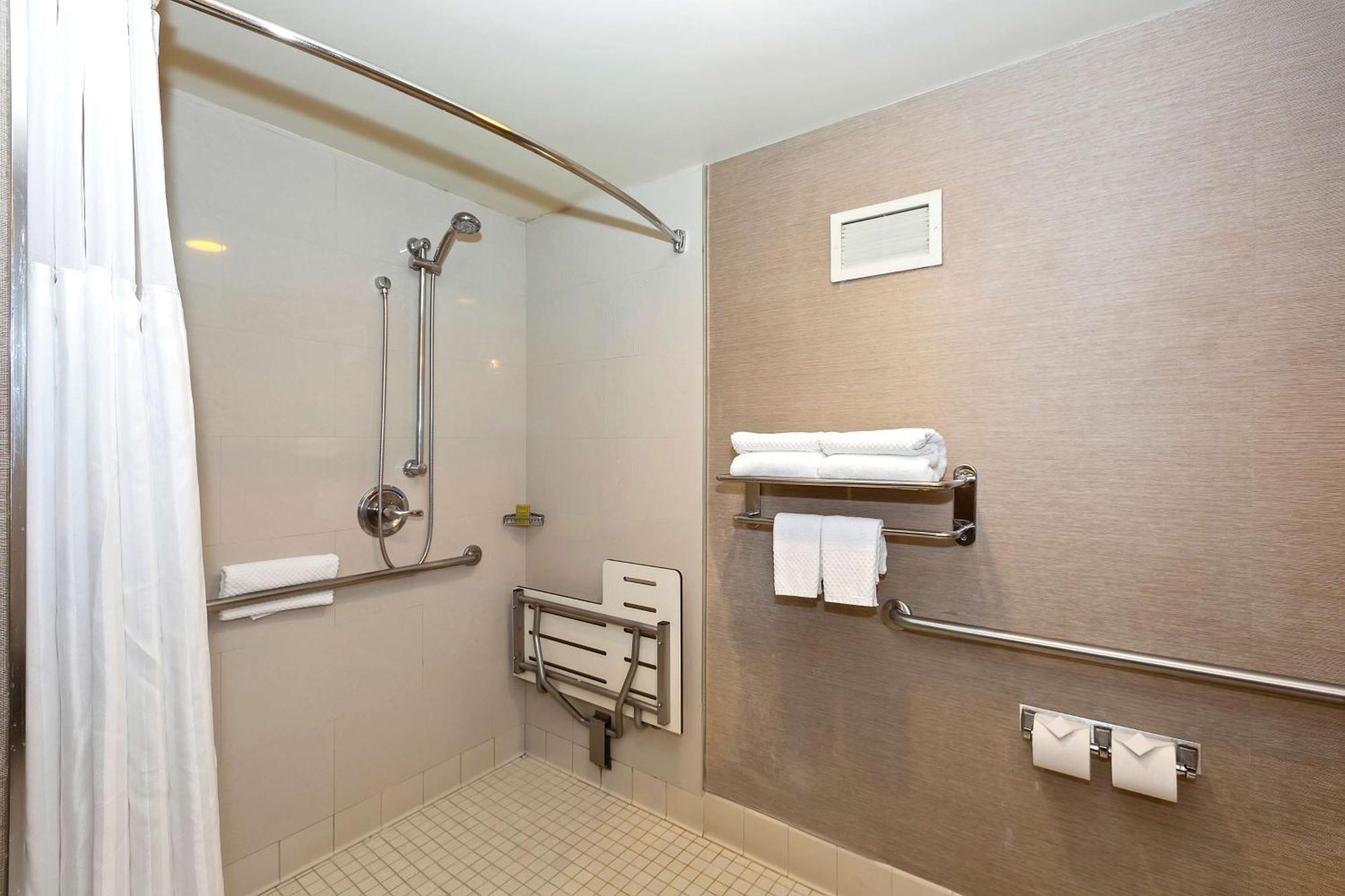 Doubletree By Hilton Whittier Hotel Luaran gambar