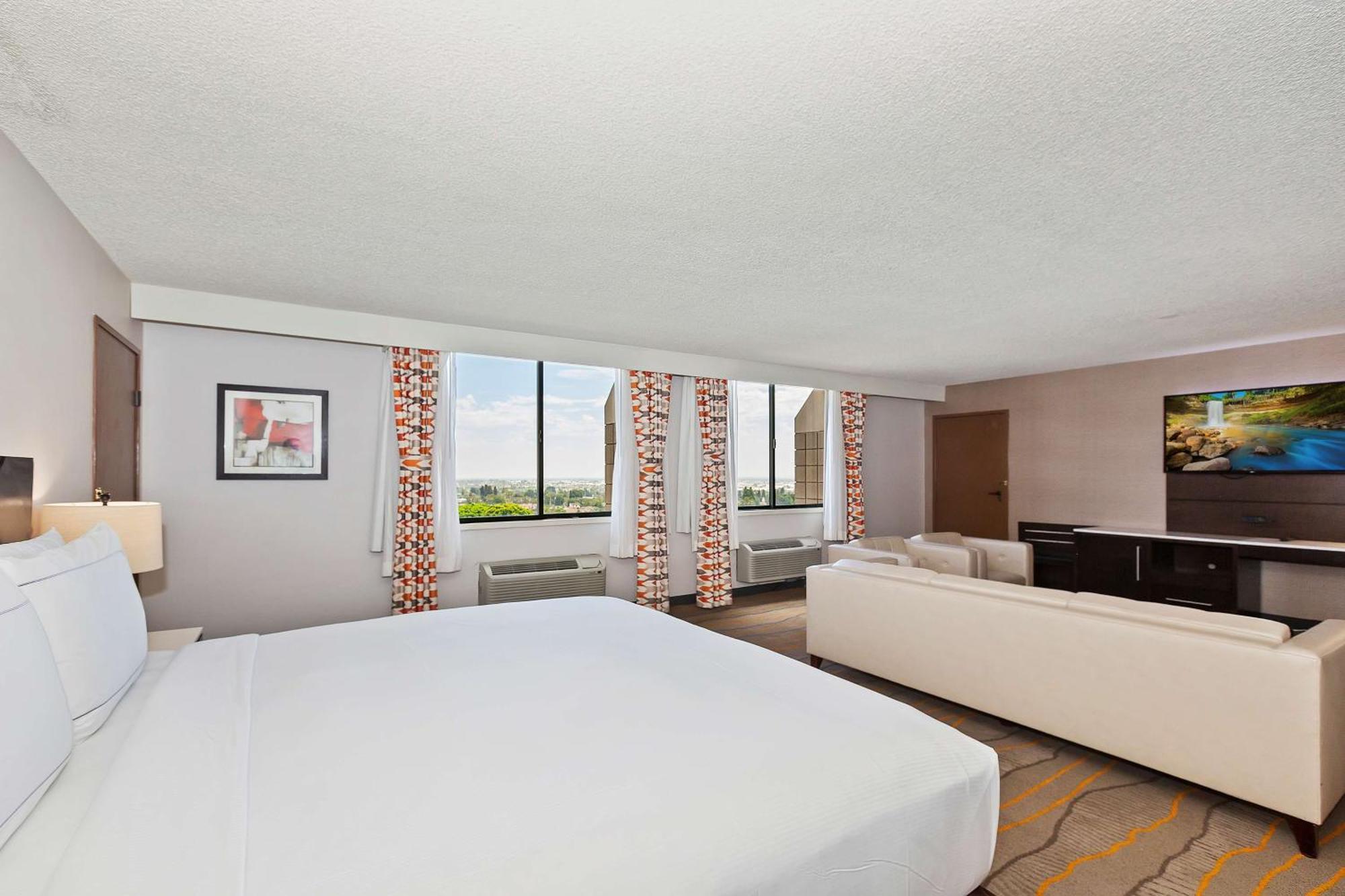 Doubletree By Hilton Whittier Hotel Luaran gambar