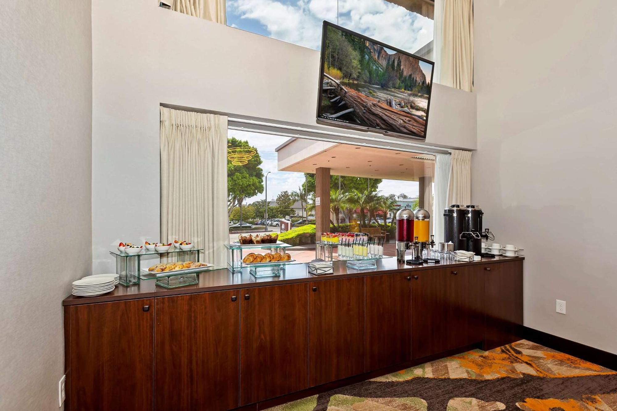 Doubletree By Hilton Whittier Hotel Luaran gambar