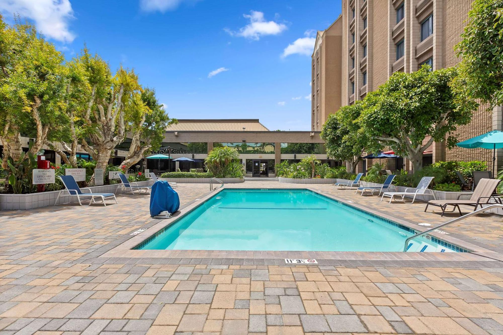 Doubletree By Hilton Whittier Hotel Luaran gambar